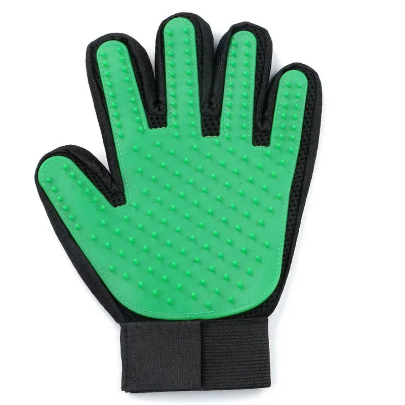 Pet Care Gloves – Wash, Brush & Massage Your Furry Friend