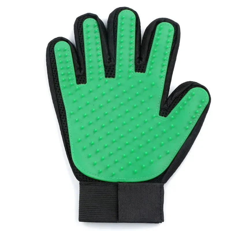 Pet Care Gloves – Wash, Brush & Massage Your Furry Friend